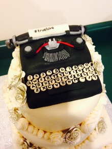 Typewryter wedding cake.